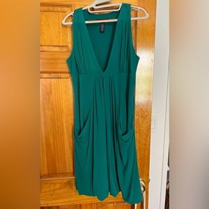 Beautiful green Laundry by Shelli Segal, size 10 jersey dress
